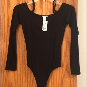 Off the shoulder long sleeve